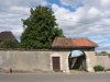 Entre de ferme, en bas de la Rue St-Jean