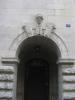 En bas de la Tour Thelusson, l'entre de l'immeuble. L'architecte (Camoletti) a rendu hommage  une hrone de l'Escalade.
